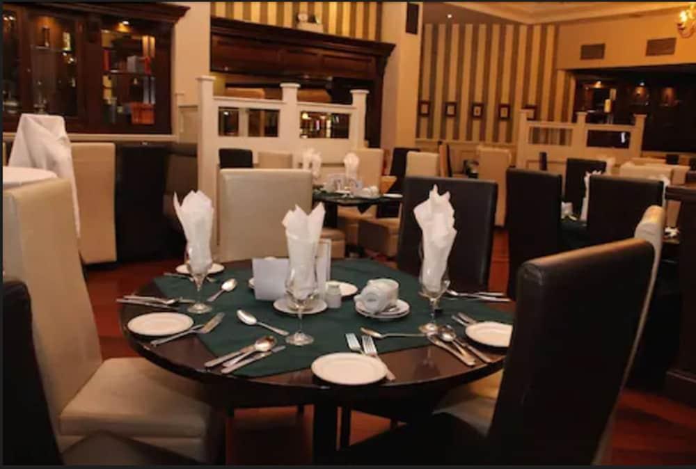 The Royal Hotel & Leisure Centre Bray Ngoại thất bức ảnh
